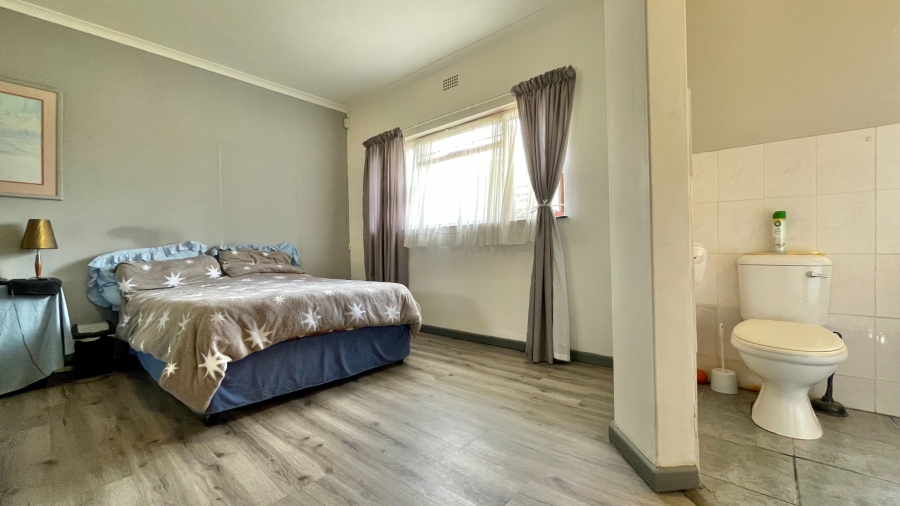 4 Bedroom Property for Sale in Dobson Western Cape
